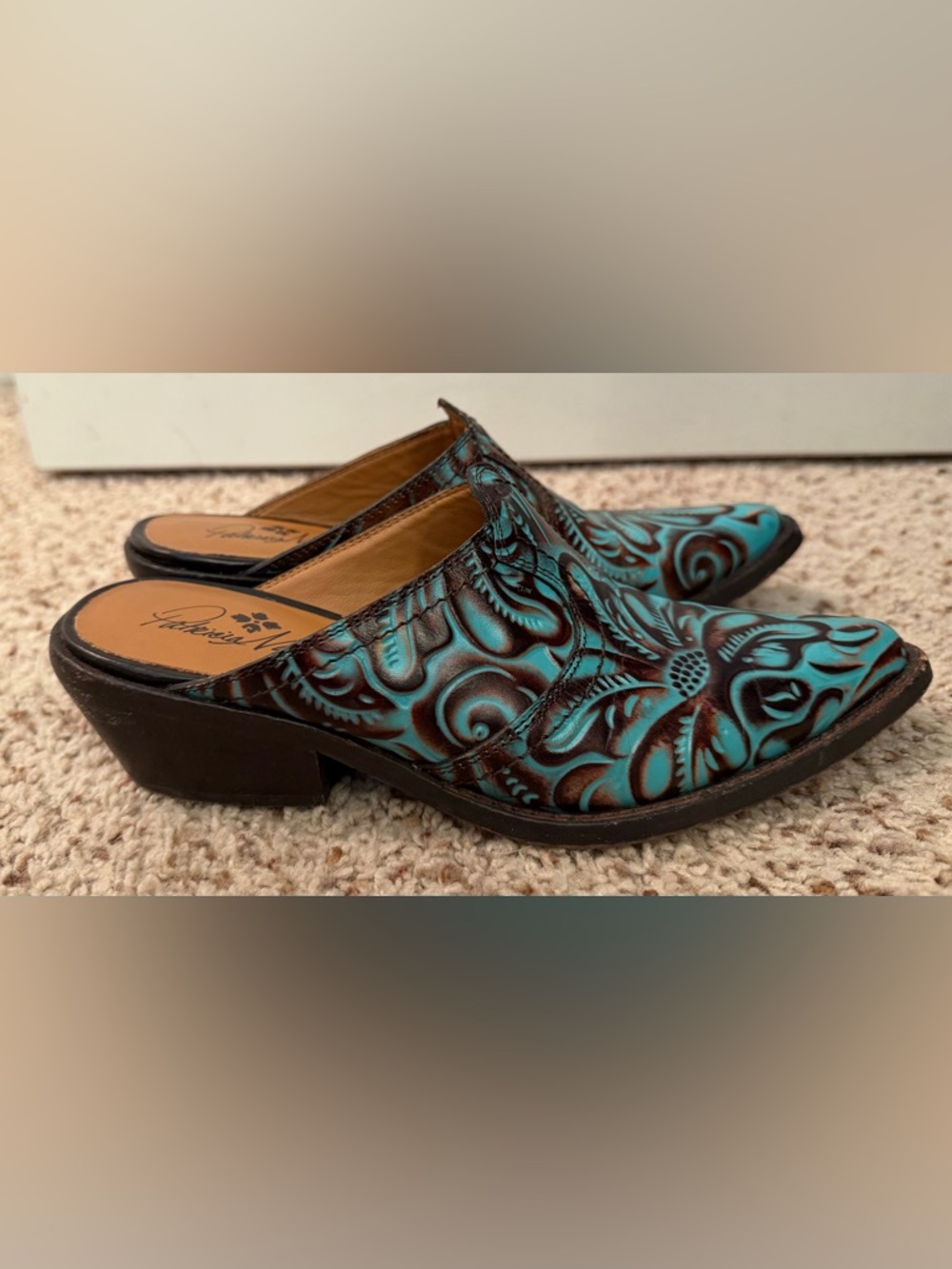Patricia Nash Tooled Leather Pointed Toe Mules, Brown/Turquoise, Size 5.5 - Picture 2 of 9